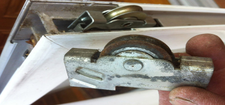 screen door roller repair in Avocado Heights